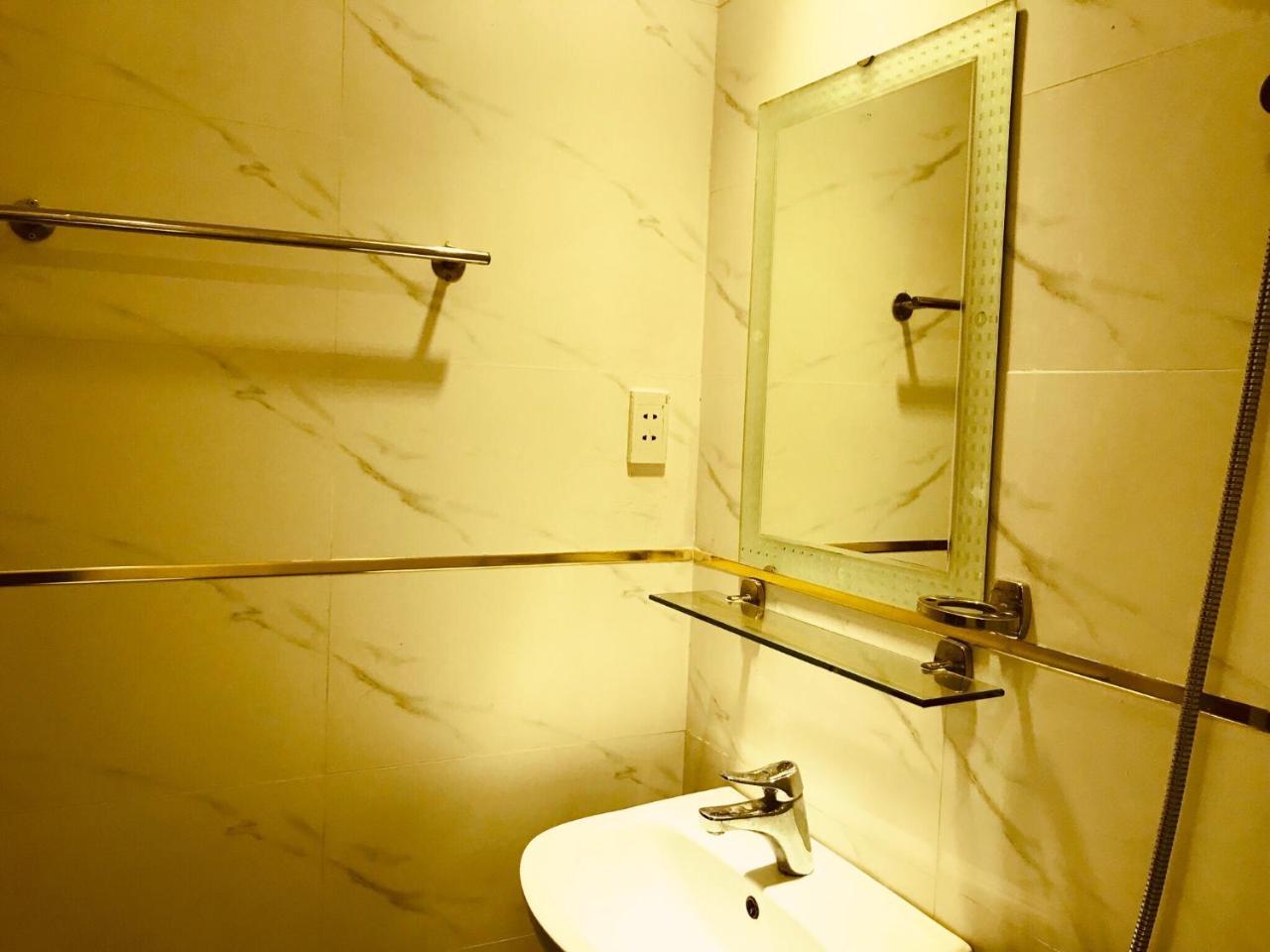 Quynh Anh Hotel Ho Chi Minh City Exterior photo